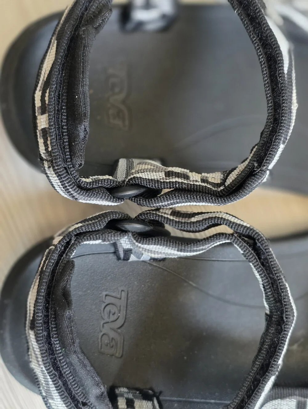 Teva Hurracane Sandals For Man (Size 7) Or Women (Size 9)